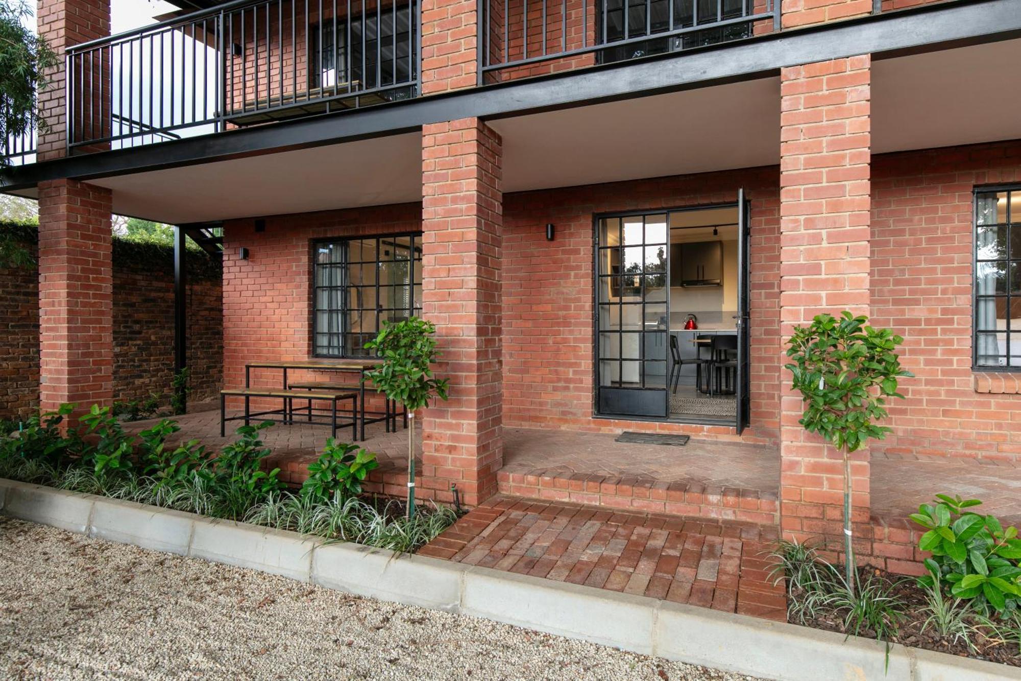 Murray Street 137 Guesthouse Pretoria Bagian luar foto