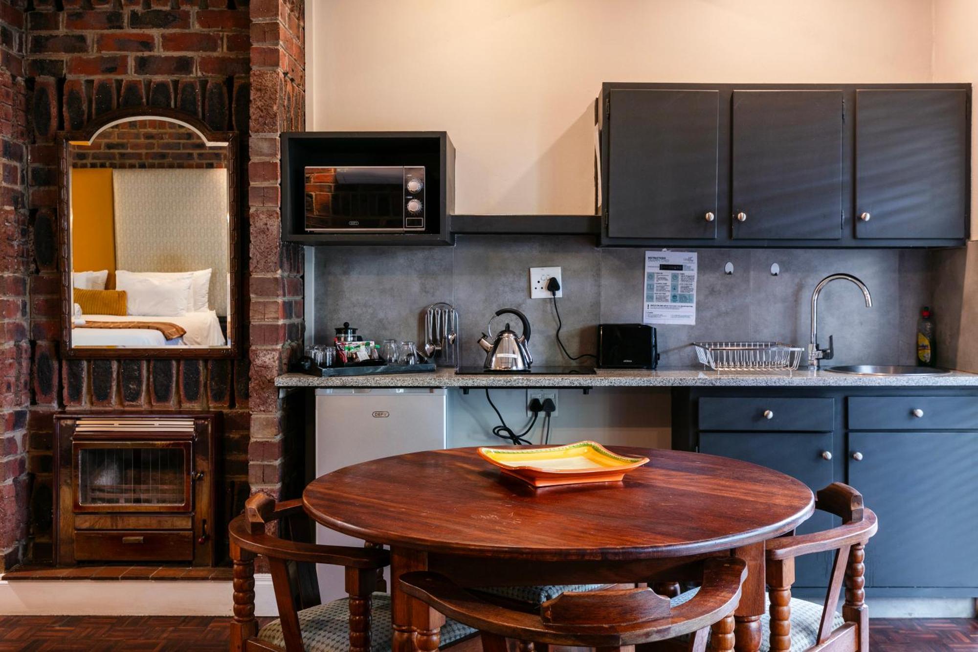 Murray Street 137 Guesthouse Pretoria Bagian luar foto