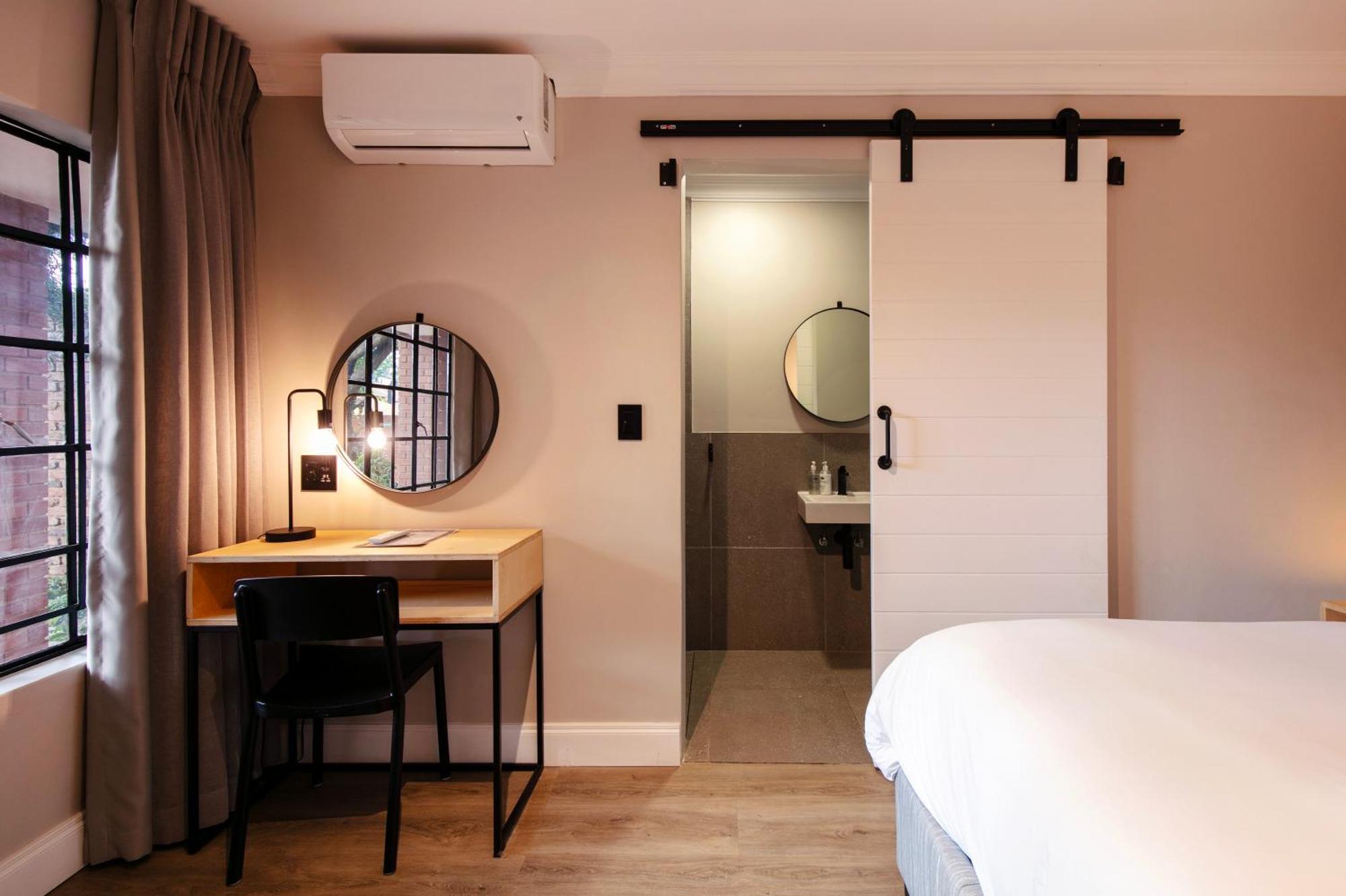 Murray Street 137 Guesthouse Pretoria Bagian luar foto