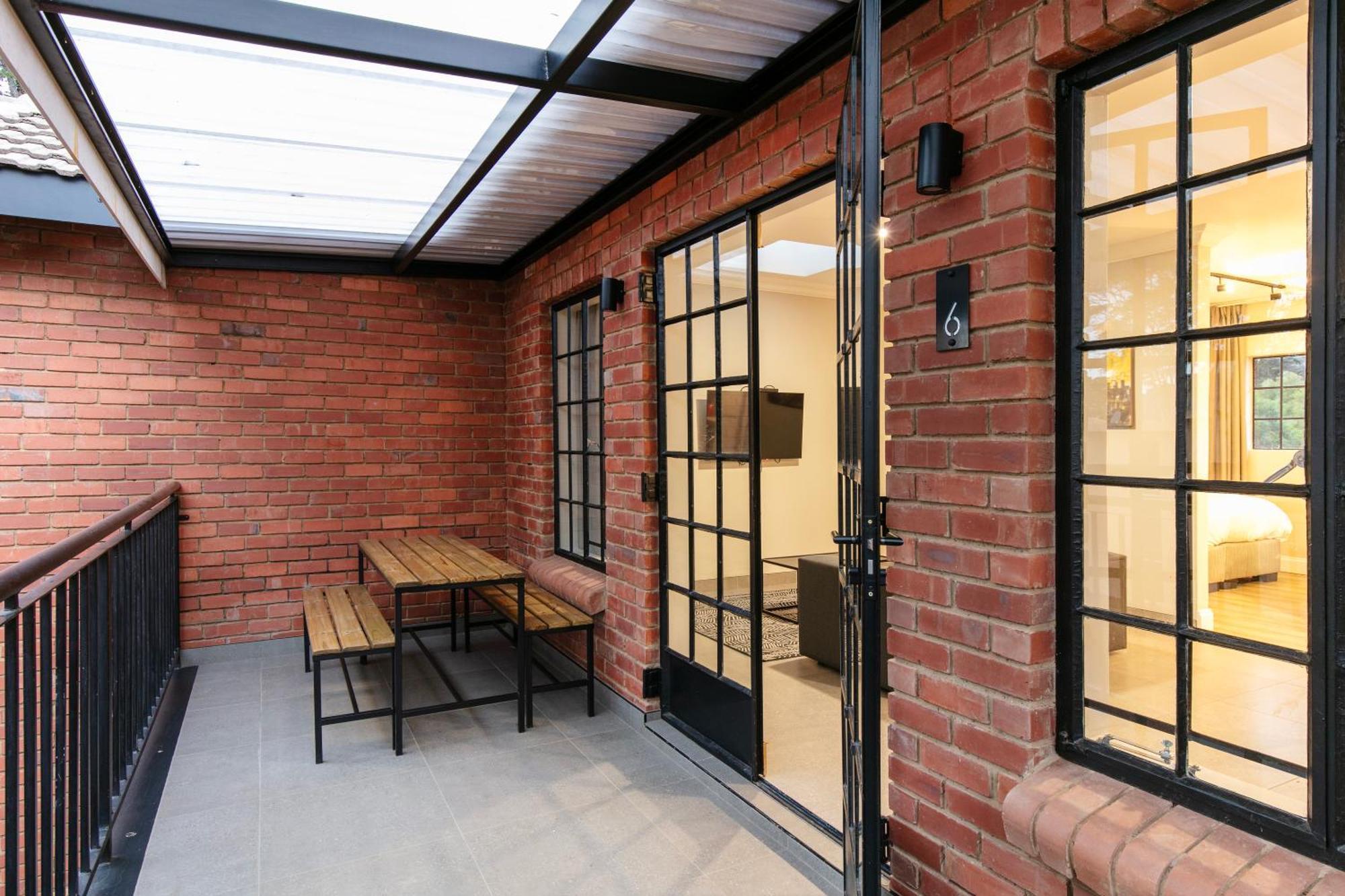Murray Street 137 Guesthouse Pretoria Bagian luar foto