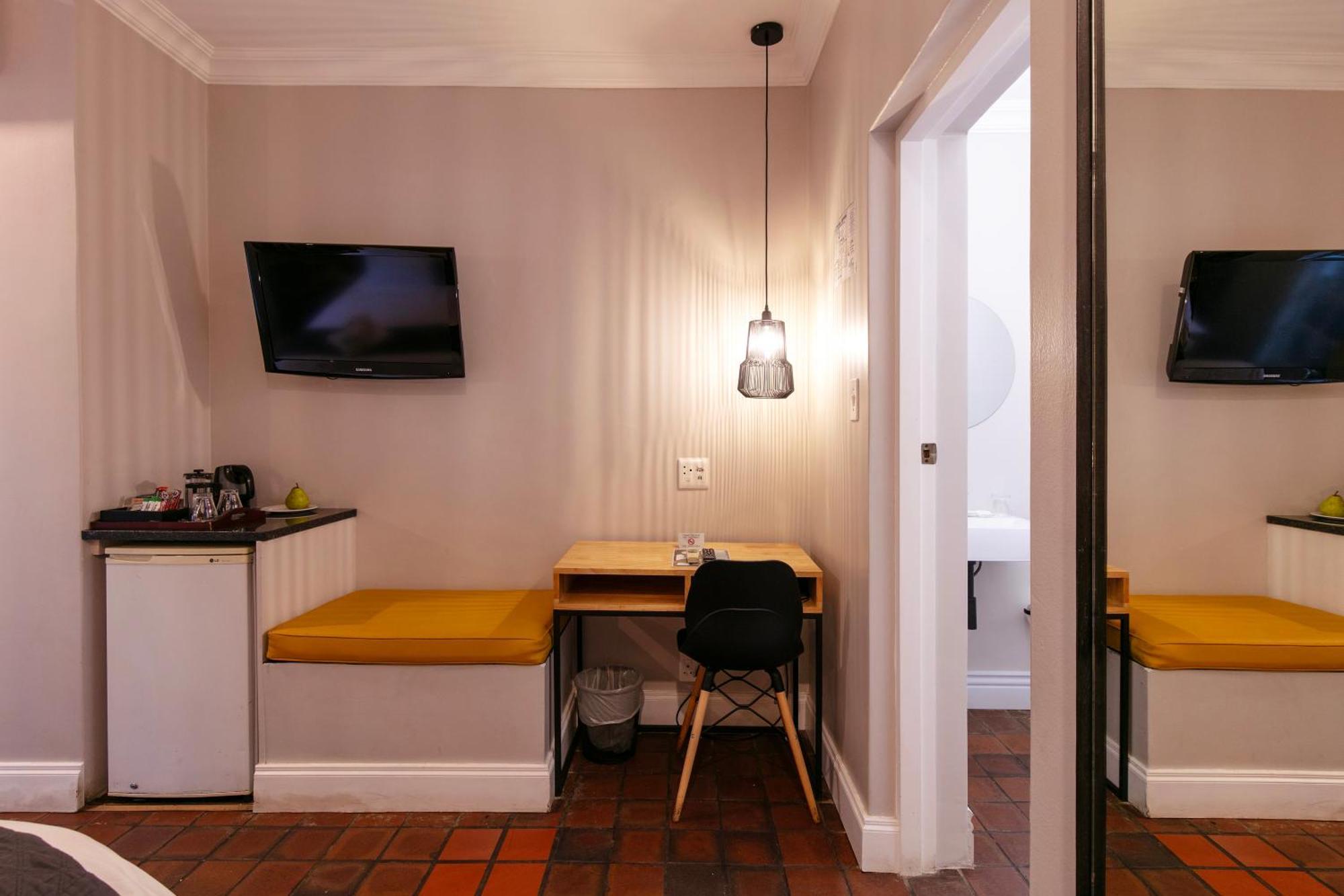 Murray Street 137 Guesthouse Pretoria Bagian luar foto