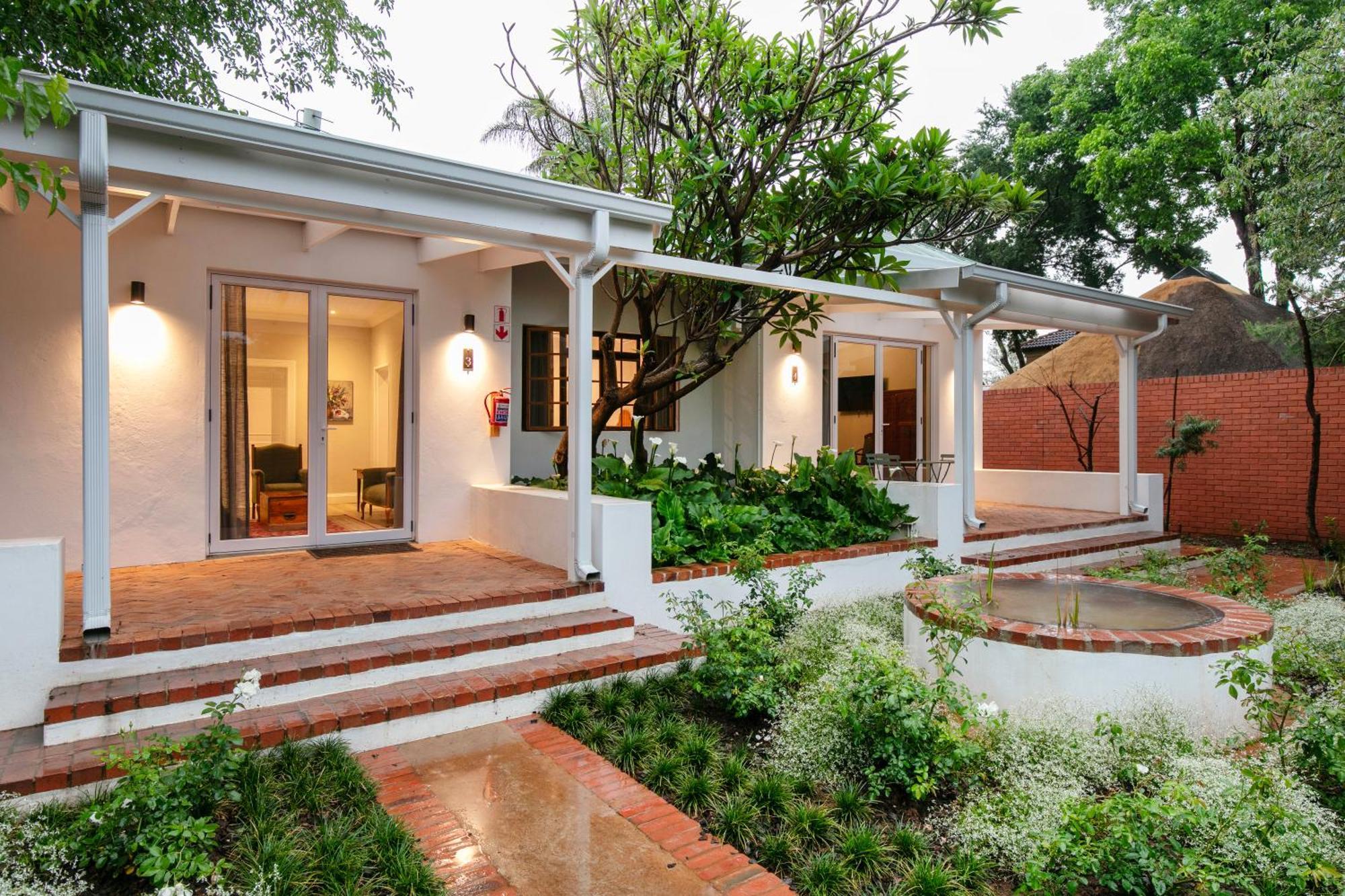 Murray Street 137 Guesthouse Pretoria Bagian luar foto